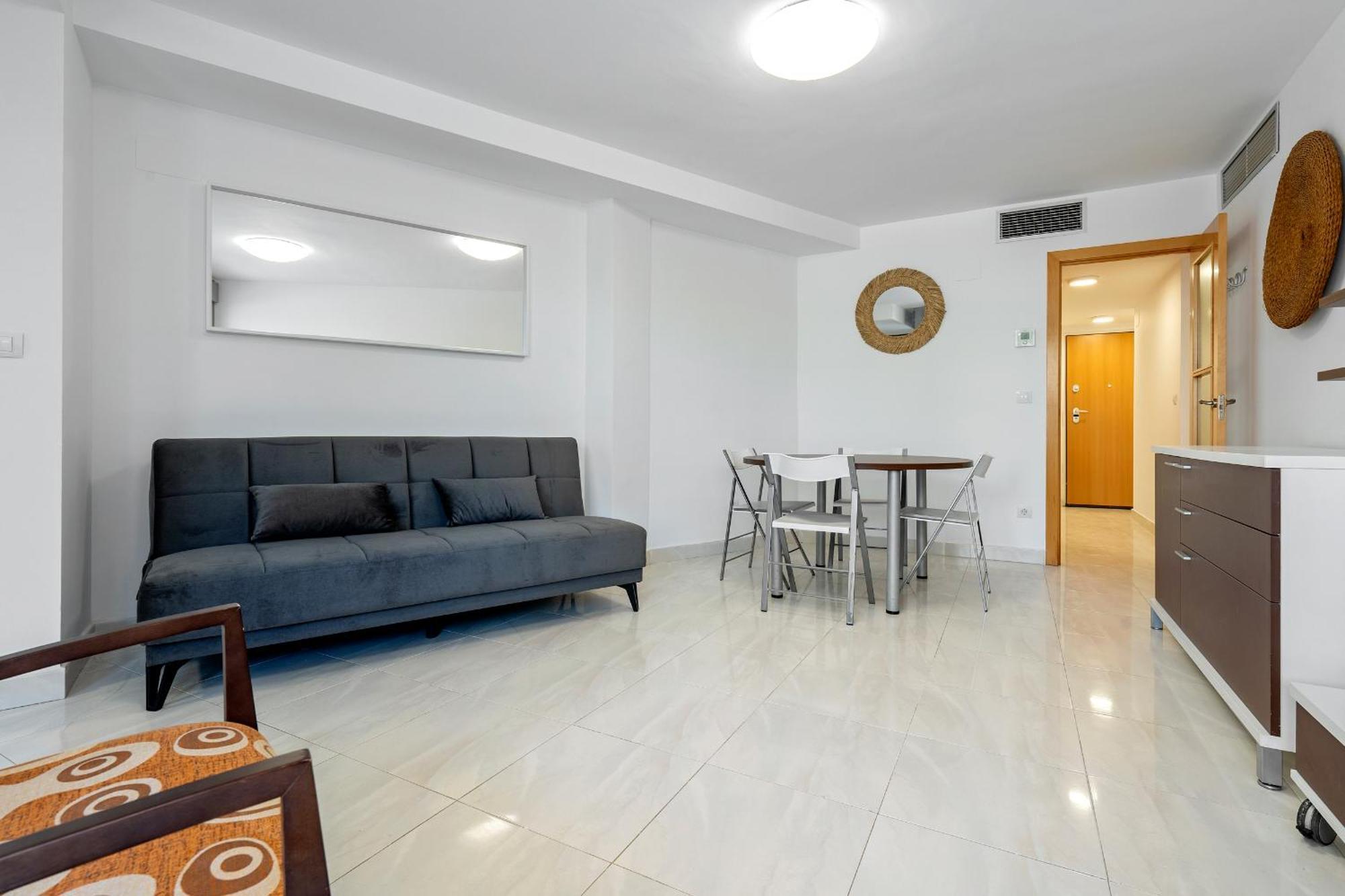 Hauzify I Apartament Mestral Cambrils Exteriör bild